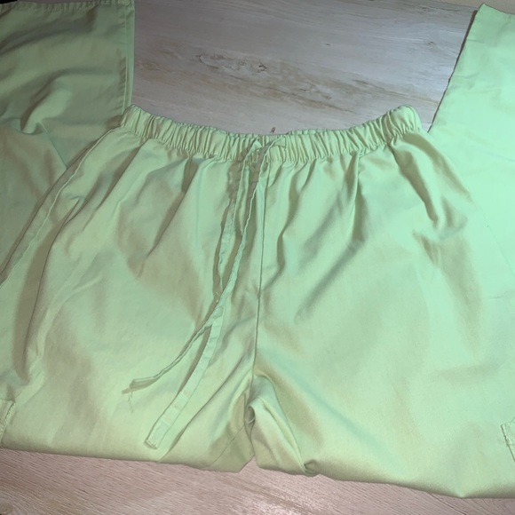Light green absolute scrub pants size large - Picture 4 of 5